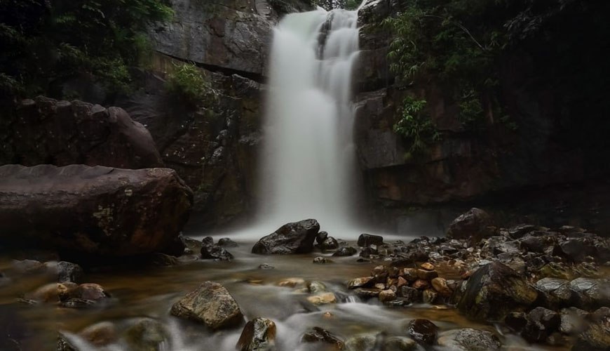 ទឹកធ្លាក់វាលពួច​ នៃឧទ្យាន​ជាតិ​ព្រះមុនីវង្ស​បូកគោ (Veal Pouch Waterfall)