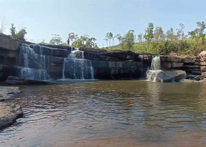 ទឹកកធ្លាក់អូរធុងស៊ាំង ( O Thung Sang Waterfall )