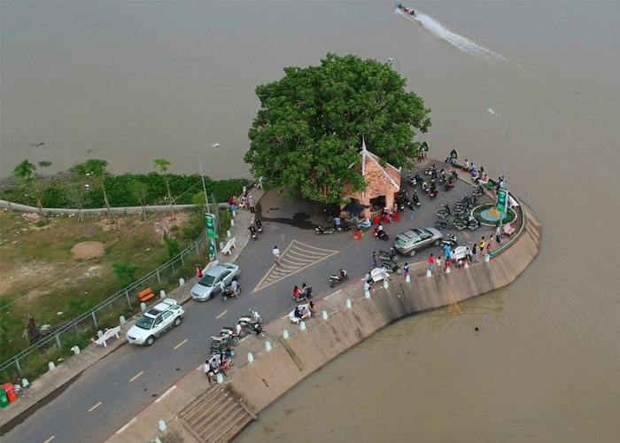 ចុងប៉ម (Chong Bom)