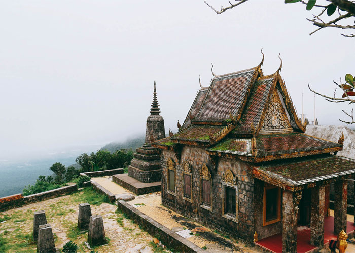 វត្តសំពៅប្រាំ (Sompovbram Pagoda)