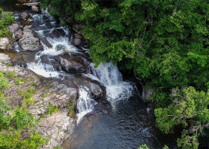 ទឹកធ្លាក់ច្រកល្អៀង(Laok Chreang Waterfall)