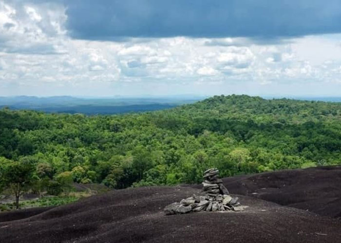 ភ្នំ​ណាមលៀរ (Nam Lea Mountain)