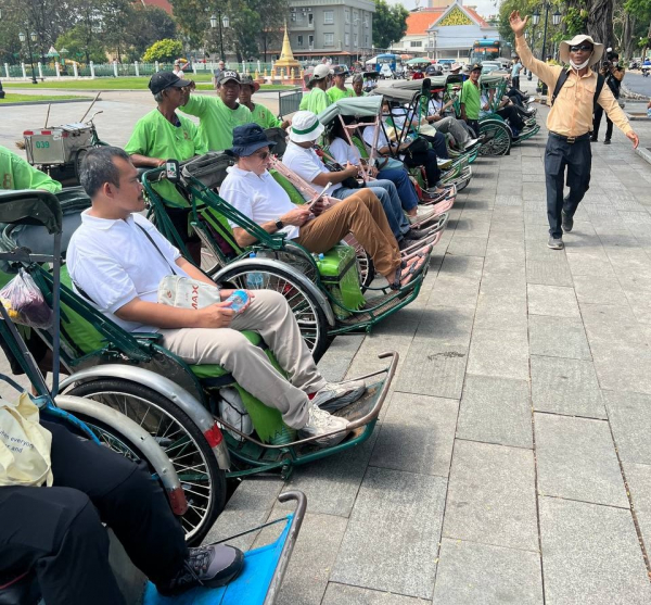 One Transfer (Option 3) - Phnom Penh - Cyclo Conservation & Careers Association (CCCA)