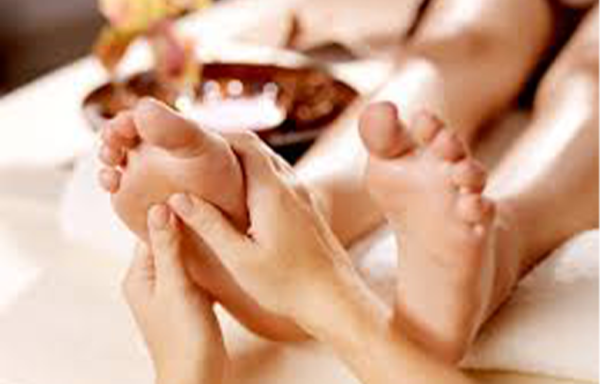 Reflexology Foot Massage  -Kampot-Diamond Massage & Spa