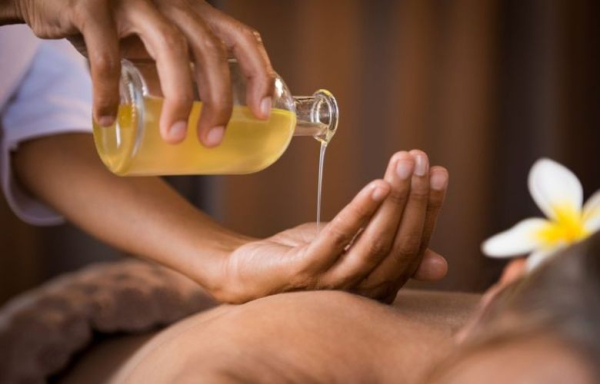Oil massage -Kompot-Malis Spa Kompot