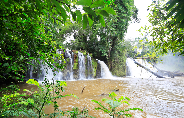 ទឹកធ្លាក់​ក្បាលព្រះ