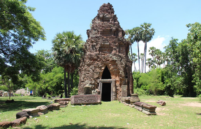 ប្រាសាទត្នោតជុំ (Prasat Tnoat Chum)