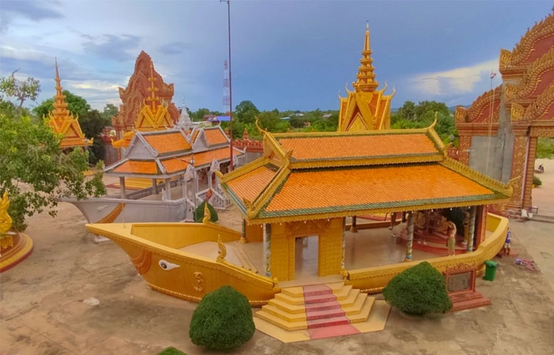 មជ្ឈមណ្ឌលសាសនាវប្បធម៍ទេសចរណ៍សំពៅត្រៃលោកត្រៃលក្ខណ៍ (Sampov Treylok Treylak)