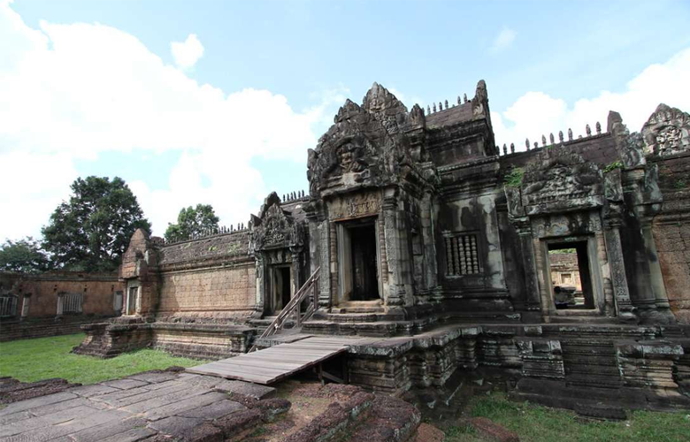 ប្រាសាទបន្ទាយសំរែ (Banteay Samre Temple)