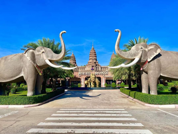 Phnom Penh Safari