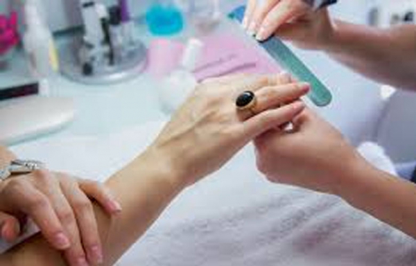 Mini Manicure - Phnom Penh - Aroha Spa Massage