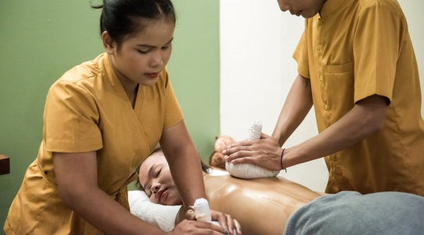 4-Hand Khmer Herbal Hot Compress Massage - Siem Reap -Khmer Wellness SPA